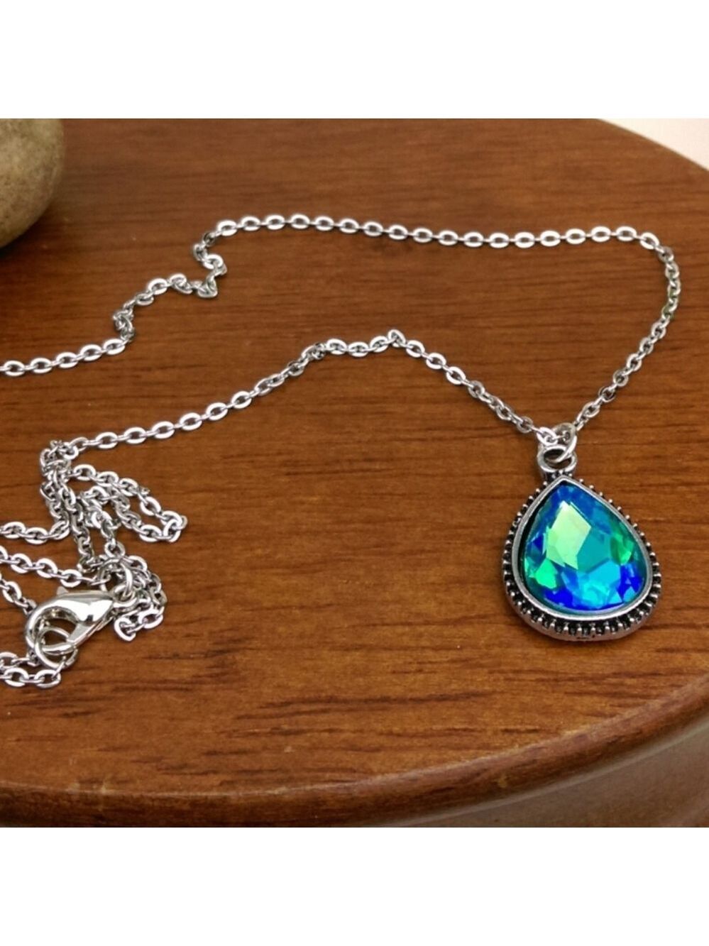 NWT Harriet Ave Turquoise Rhinestone Teardrop Pendant & Silver Chain Necklace - Picture 9 of 12